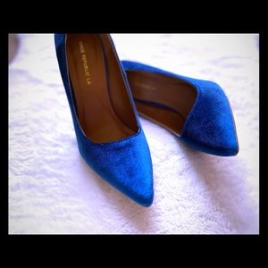 Tahoe Blue Velvet Pumps